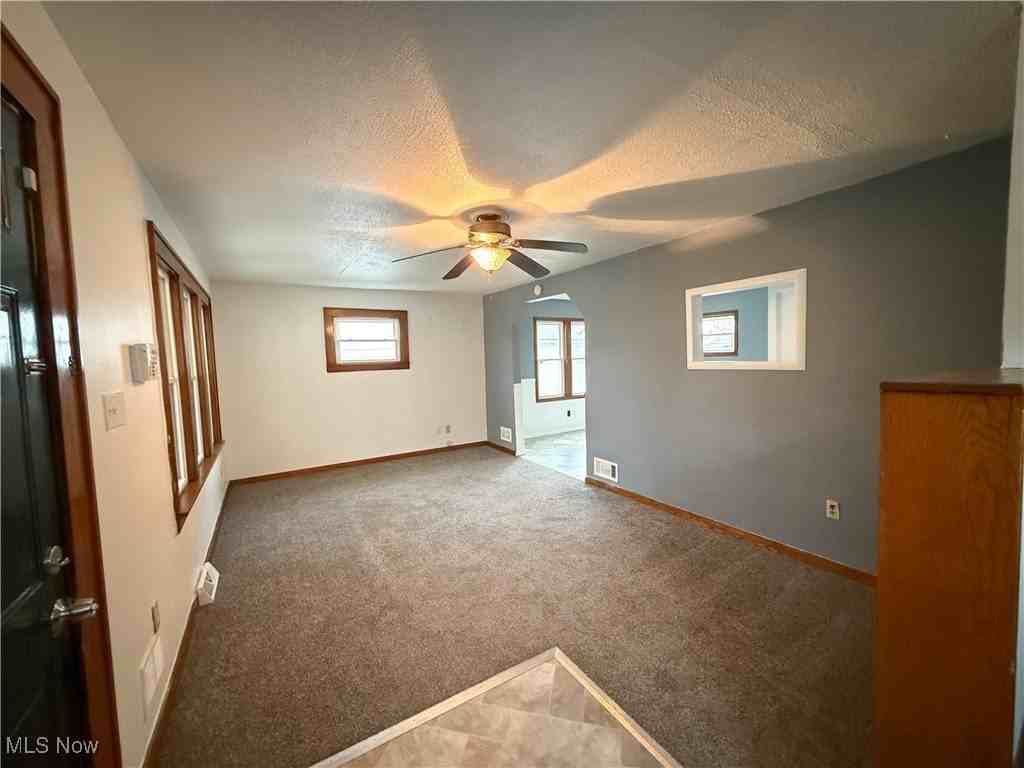 1206 Pitkin Ave - Photo 5 of 20