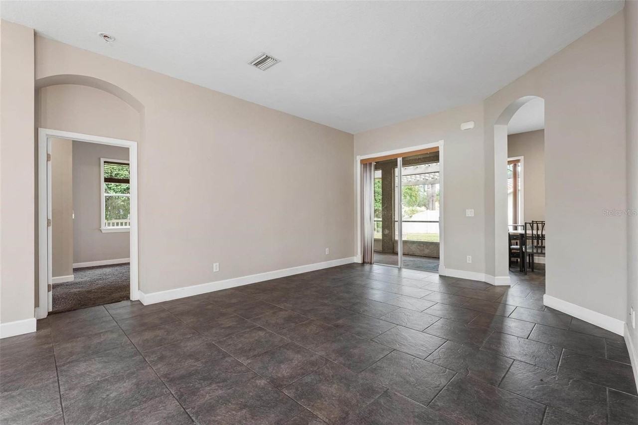 6105 47th St E - Photo 5 of 36