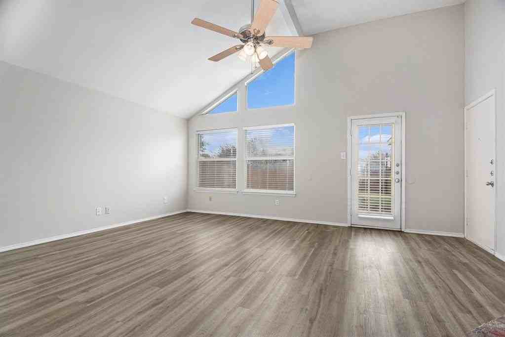 2329 Cuesta Ln - Photo 4 of 30