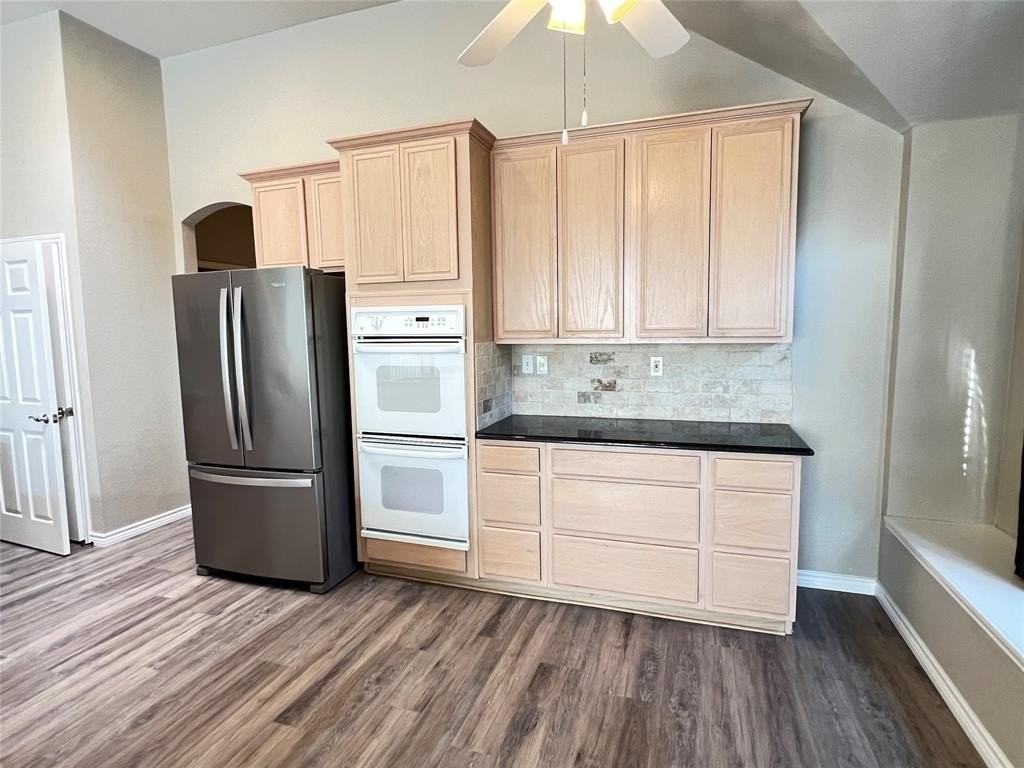 2325 Keystone Dr - Photo 6 of 40