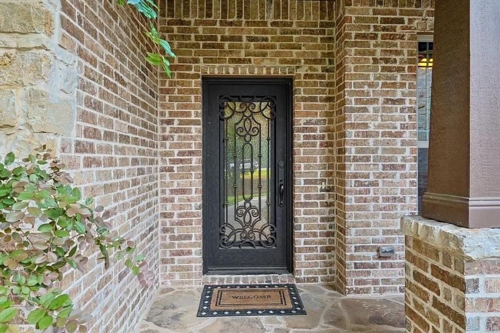 1560 Karen Dr - Photo 2 of 25