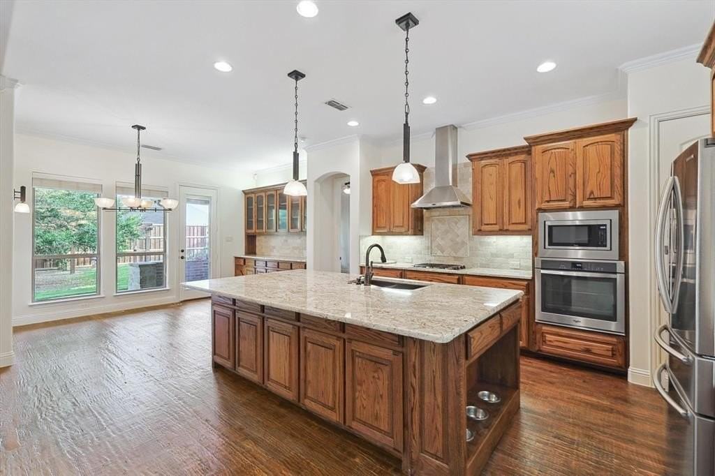 1560 Karen Dr - Photo 5 of 25