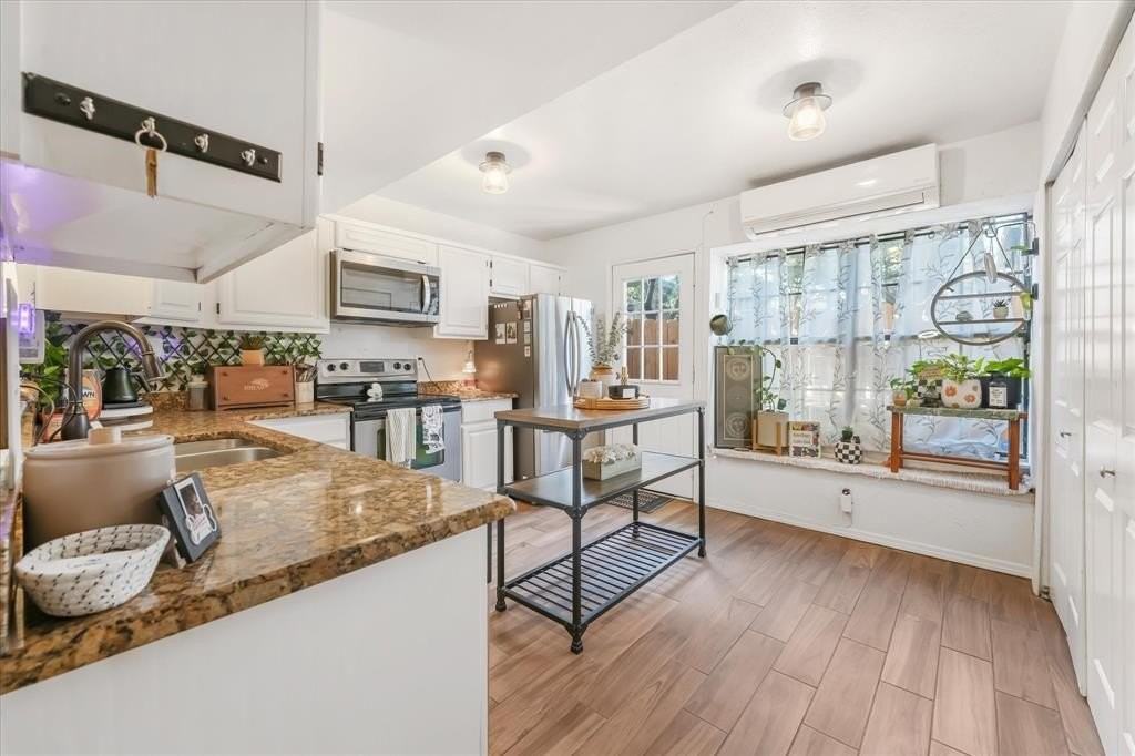 1419 Mccoy Street - Photo 6 of 17