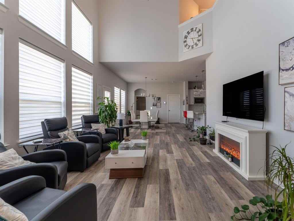 14068 Theodora Ln - Photo 4 of 29