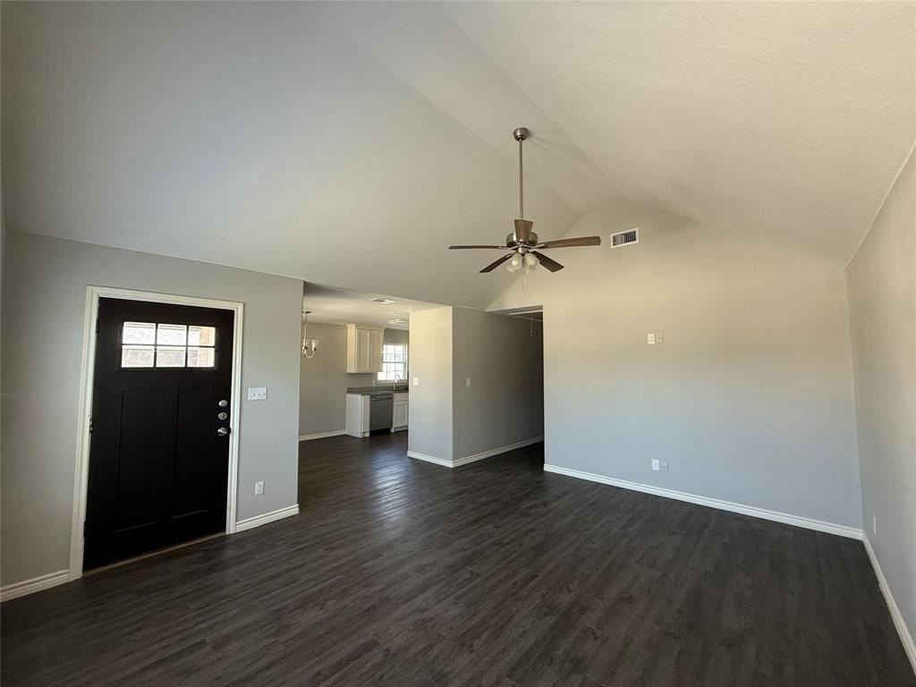 705 S Binkley St - Photo 3 of 22