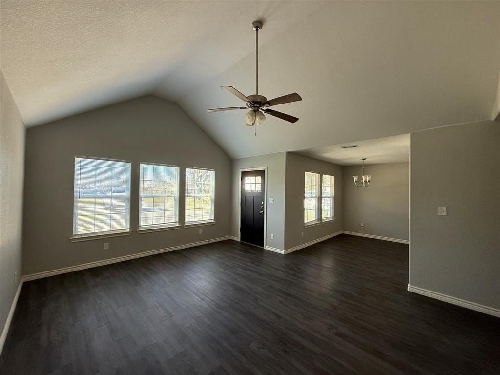 705 S Binkley St - Photo 4 of 22