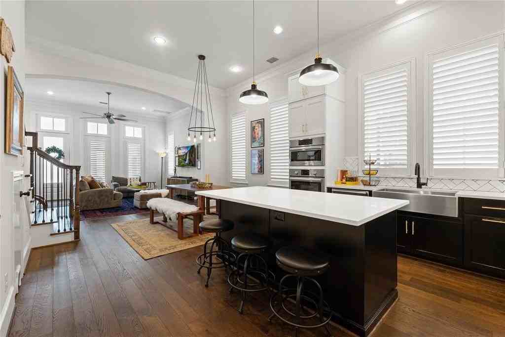 1717 Wofford Ln - Photo 6 of 36