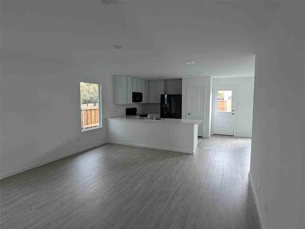 619 Fisher Lane - Photo 6 of 38