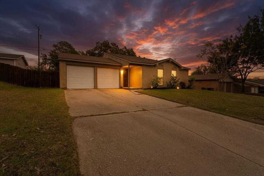 5615 Espanola Drive - Photo 2 of 17