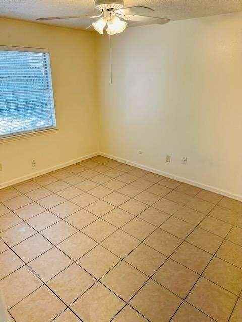 7216 Ne Loop 820 - Photo 7 of 13