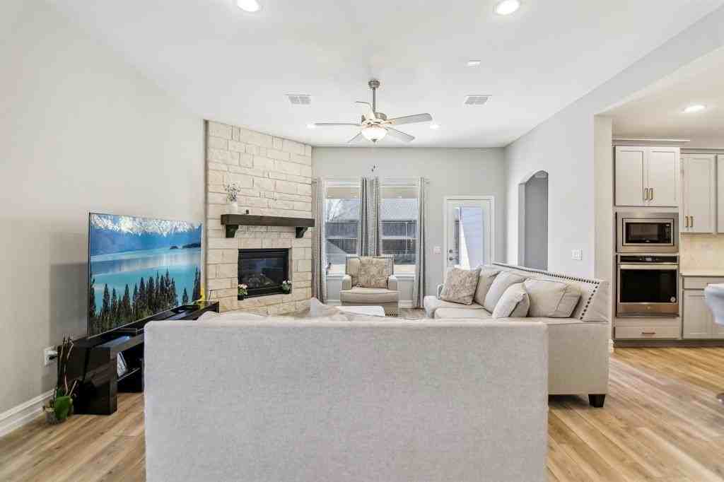 1512 Quentin Drive - Photo 3 of 38