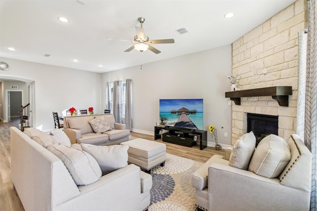 1512 Quentin Drive - Photo 7 of 38