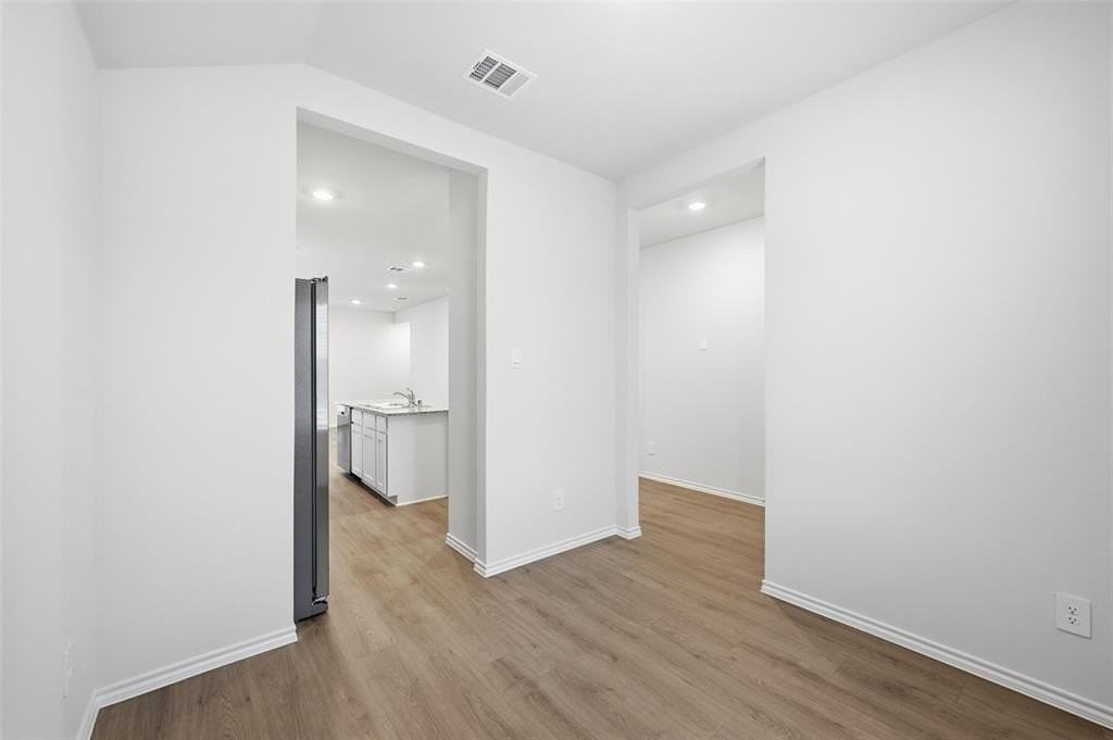 4306 Carnation Dr - Photo 7 of 19