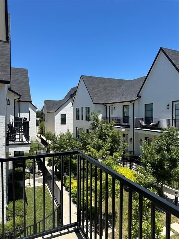 128 Garden Ct W - Photo 2 of 19