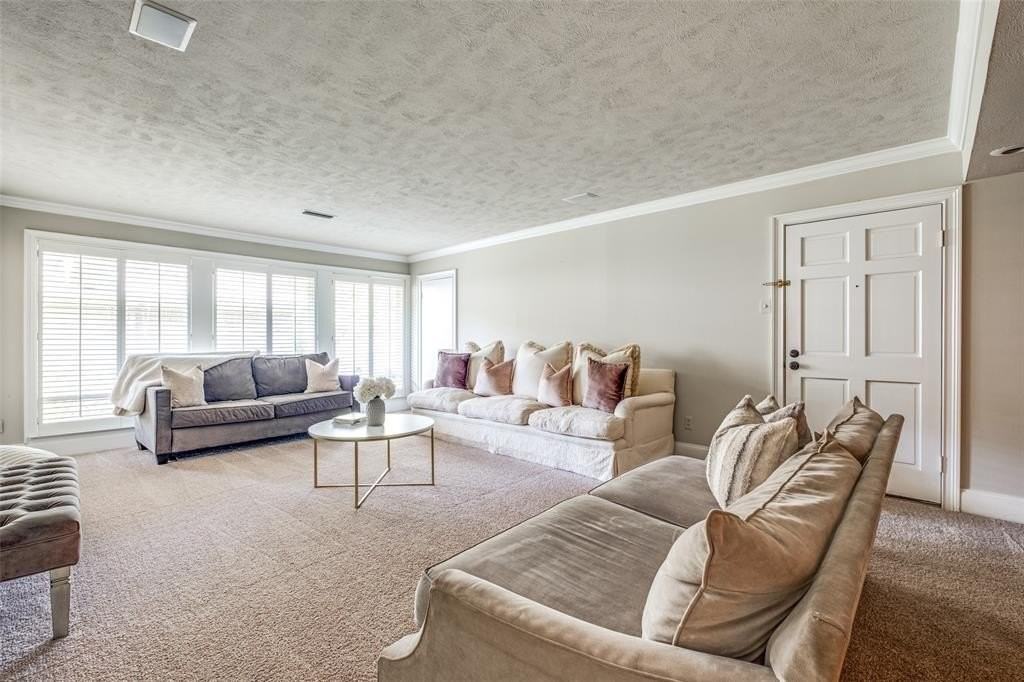 6353 Diamond Head Cir #D - Photo 3 of 25