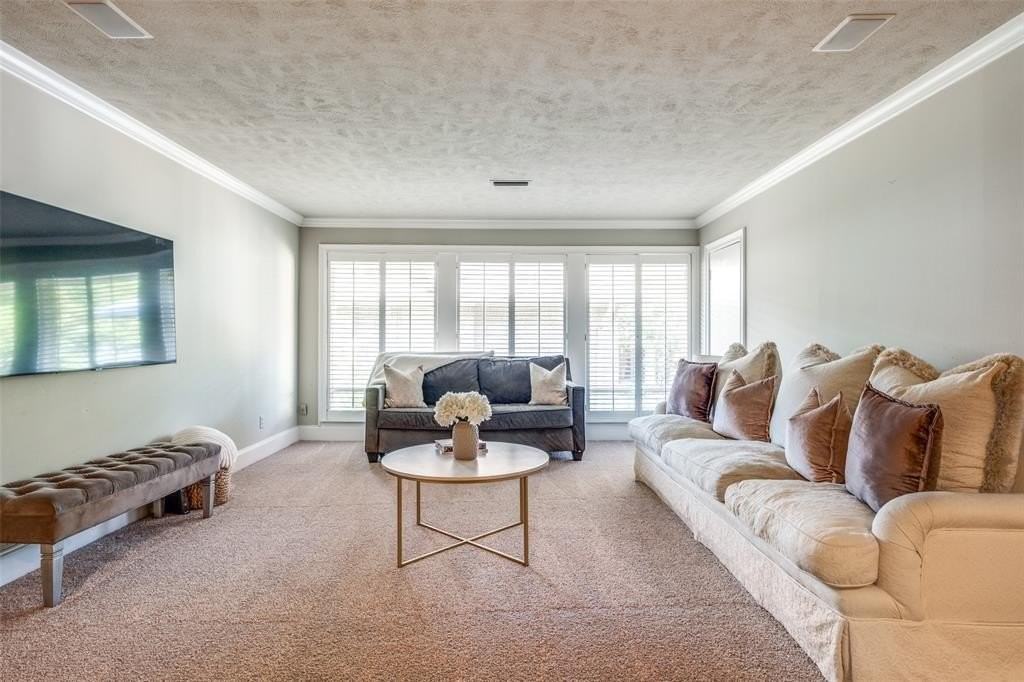 6353 Diamond Head Cir #D - Photo 5 of 25