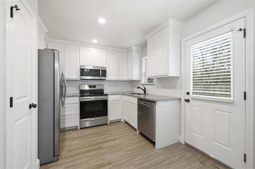 230 E Johnson St - Photo 7 of 21