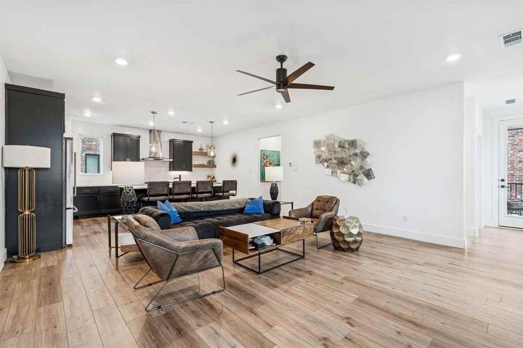 1545 Cosette Dr - Photo 3 of 29