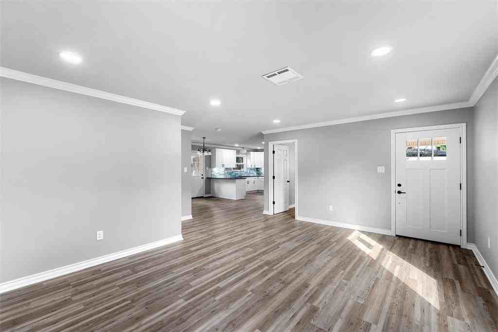 3224 Edmond Ave - Photo 5 of 25