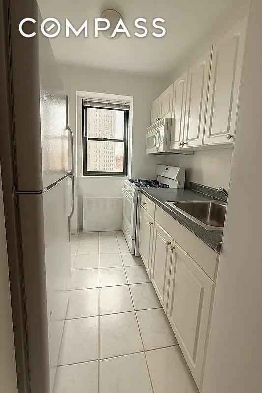 345 E 80th St #20K - Photo 4 of 9