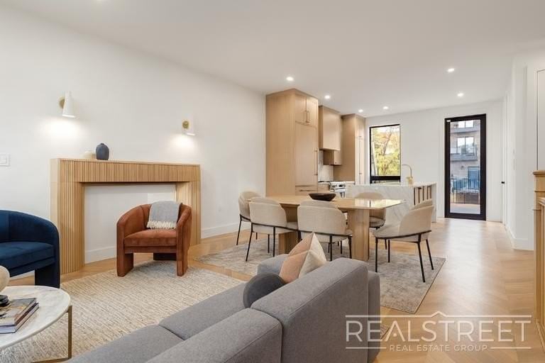 33 Pilling St #2 - Photo 2 of 16