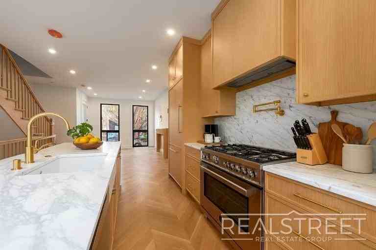 33 Pilling St #2 - Photo 5 of 16