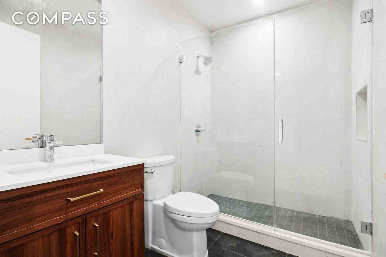 212 Montrose Avenue #4F - Photo 6 of 8