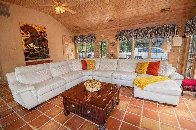 2624 Chandalar Ln - Photo 2 of 17