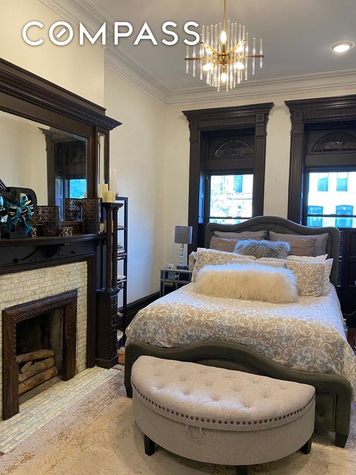 493 Decatur St #1 - Photo 5 of 24