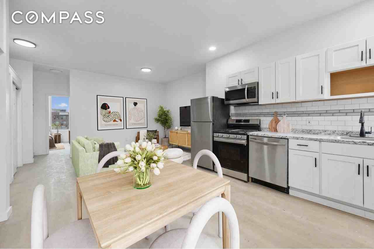 131 20th St #3 - Photo 3 of 8