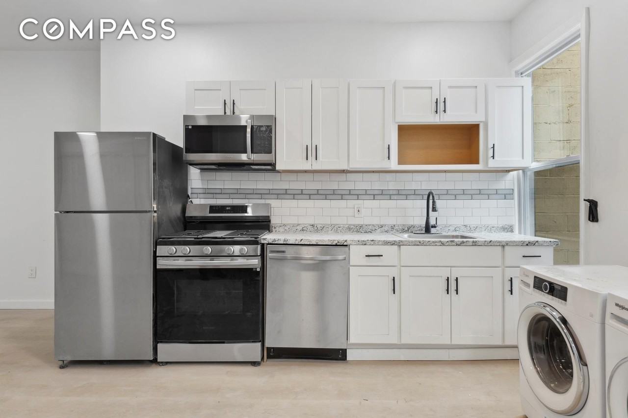 131 20th St #3 - Photo 4 of 8