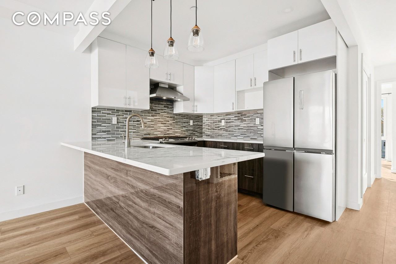 176 12th St #2 - Photo 2 of 9