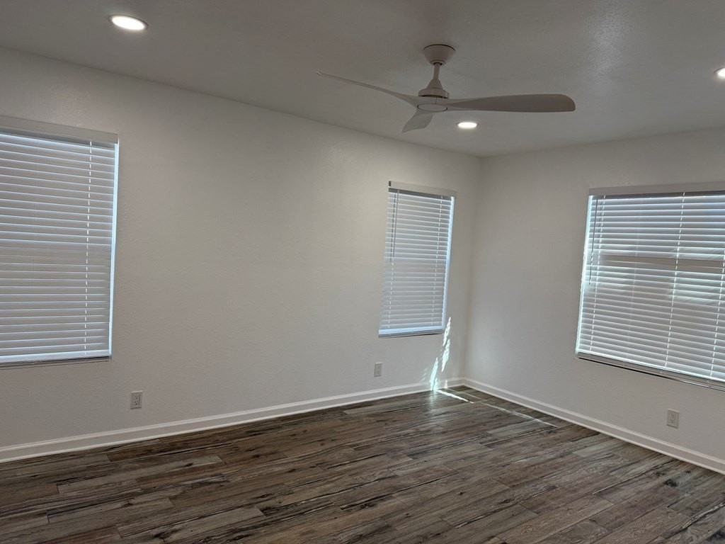 2711 East 31st Street - Photo 4 of 18