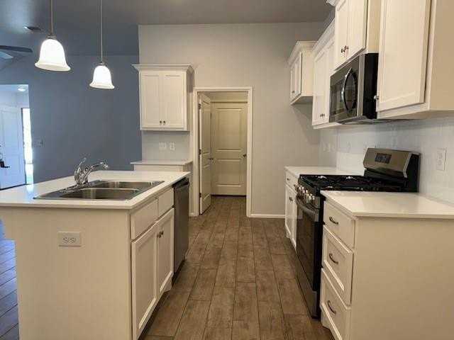 9604 Southwest 25th Street - Photo 4 of 31