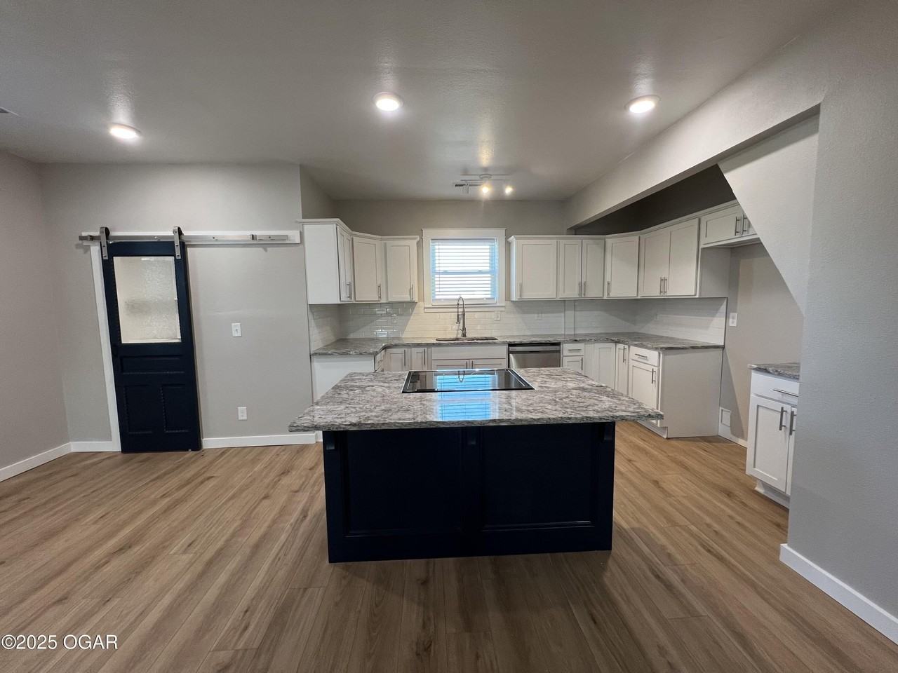 820 Byers Ave - Photo 3 of 16