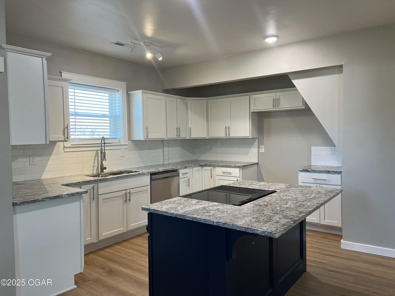 820 Byers Ave - Photo 4 of 16