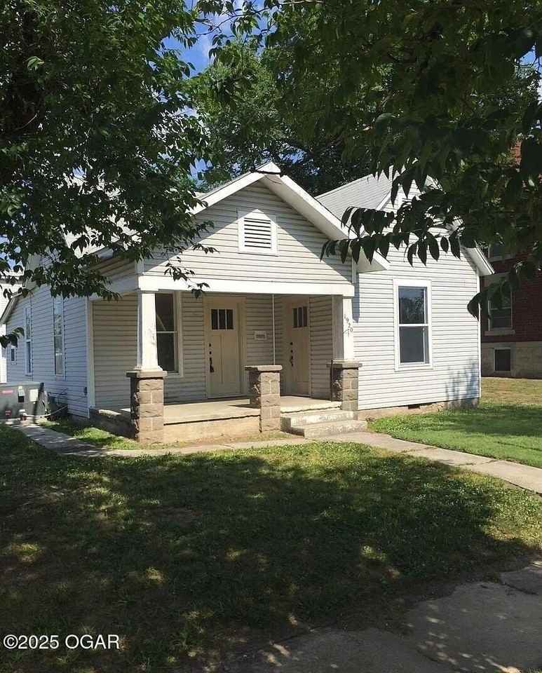 1920 South Connor Avenue - Photo 4 of 11