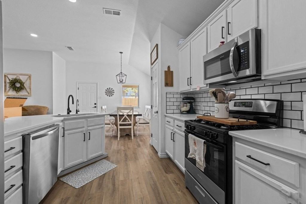 2912 Boardwalk - Photo 3 of 14