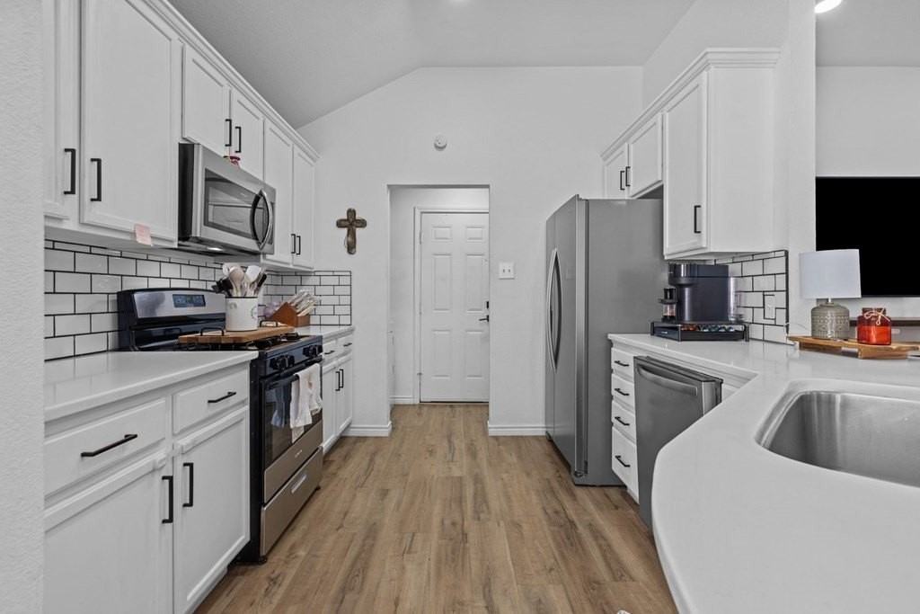 2912 Boardwalk - Photo 4 of 14