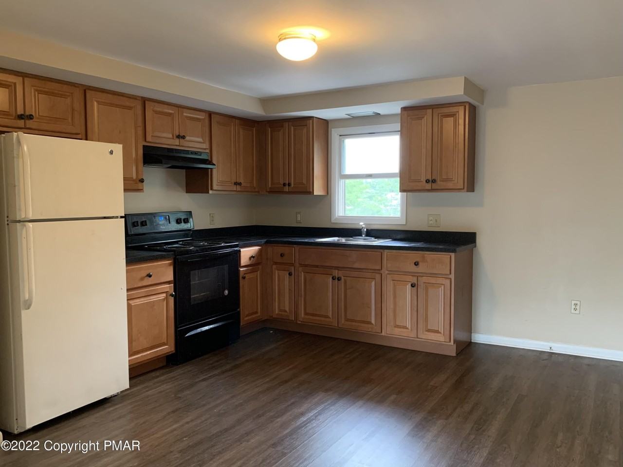 339 Race St Apt C5 #C5 - Photo 2 of 6