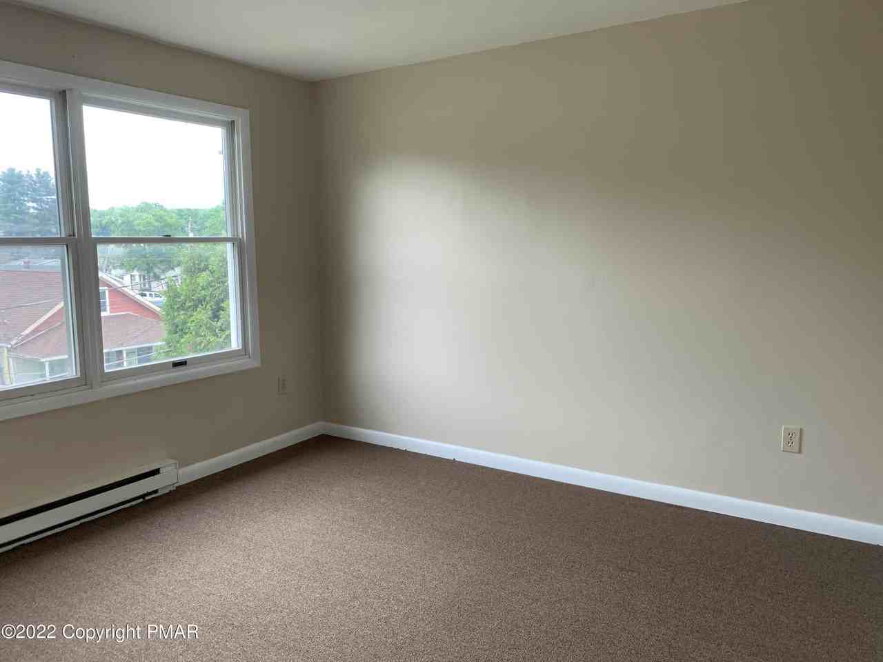 339 Race St Apt C5 #C5 - Photo 5 of 6