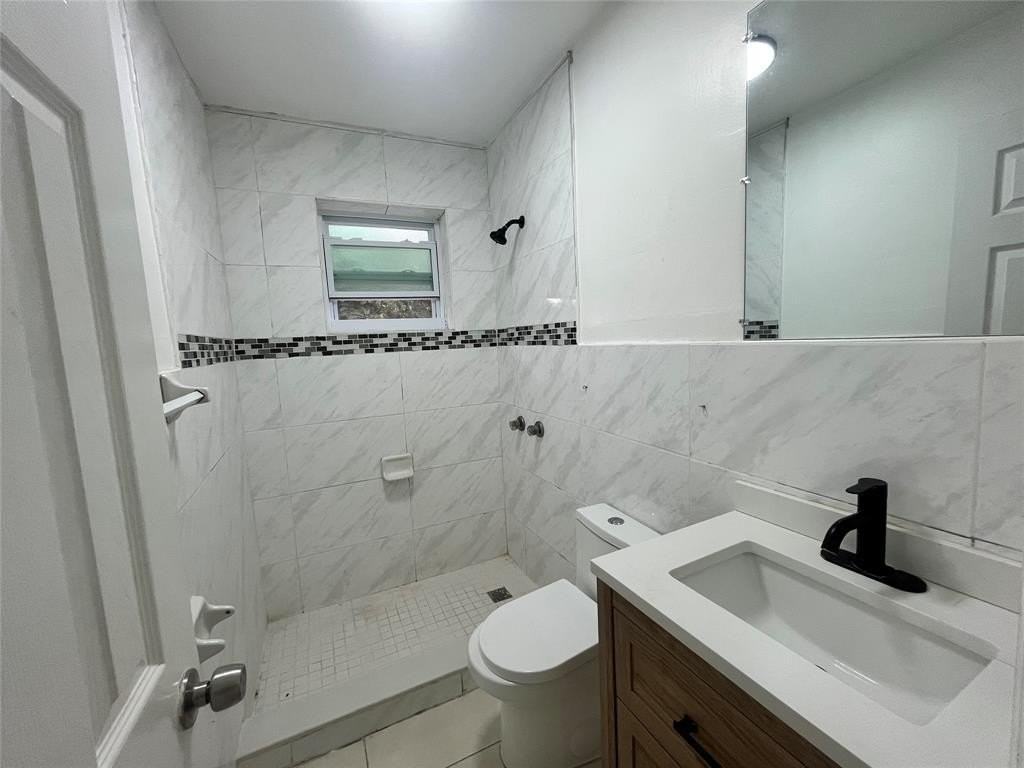 1604 Nw 24th Ct - Photo 6 of 9