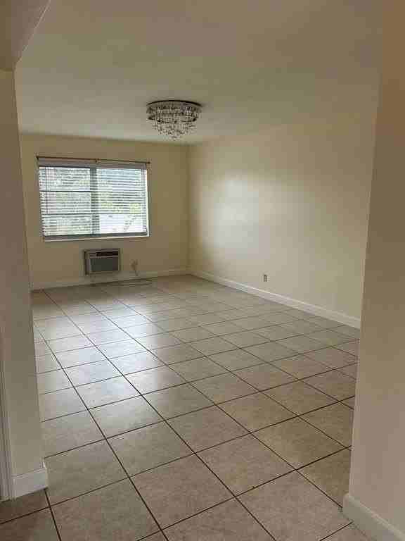 1050 E Sample Rd #209 - Photo 4 of 7