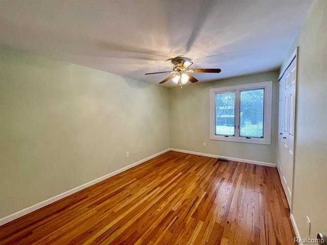 4886 Hubbard Drive - Photo 7 of 15