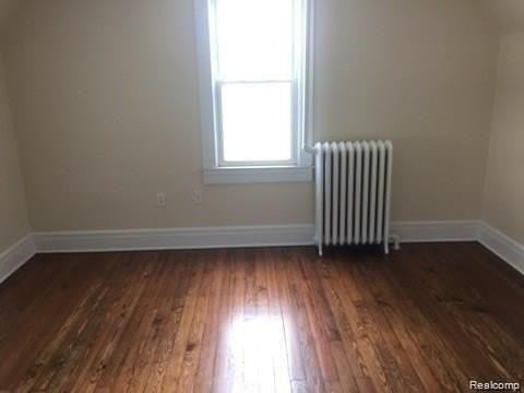 629 Elm St - Photo 4 of 14