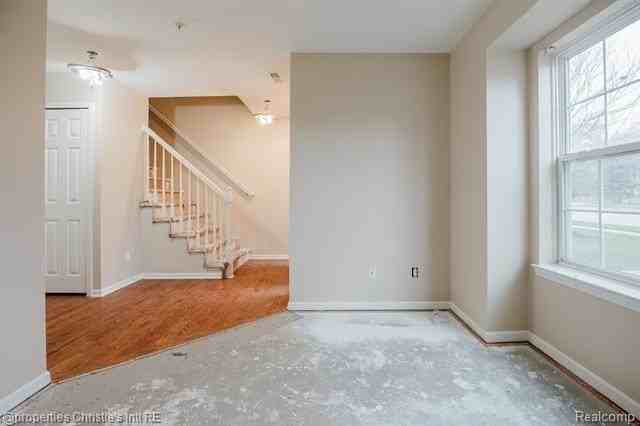 22017 Parkview Dr - Photo 5 of 11