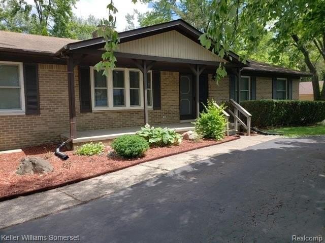 24694 Creekside Dr - Photo 2 of 36