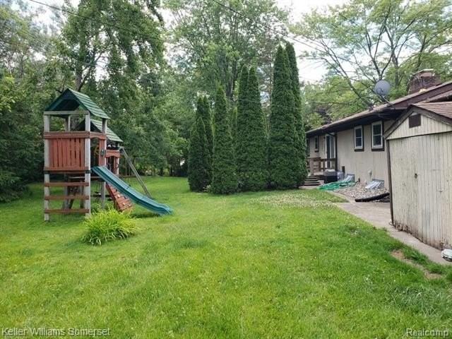 24694 Creekside Dr - Photo 4 of 36