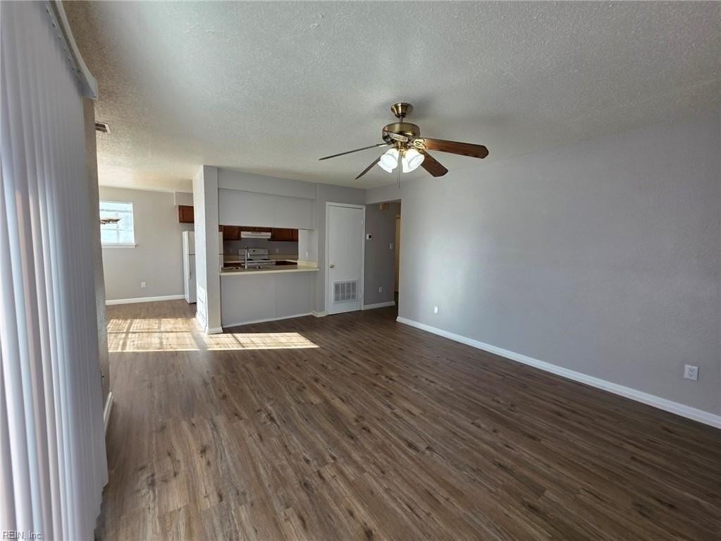 1036 West 37th Street #D - Photo 4 of 17