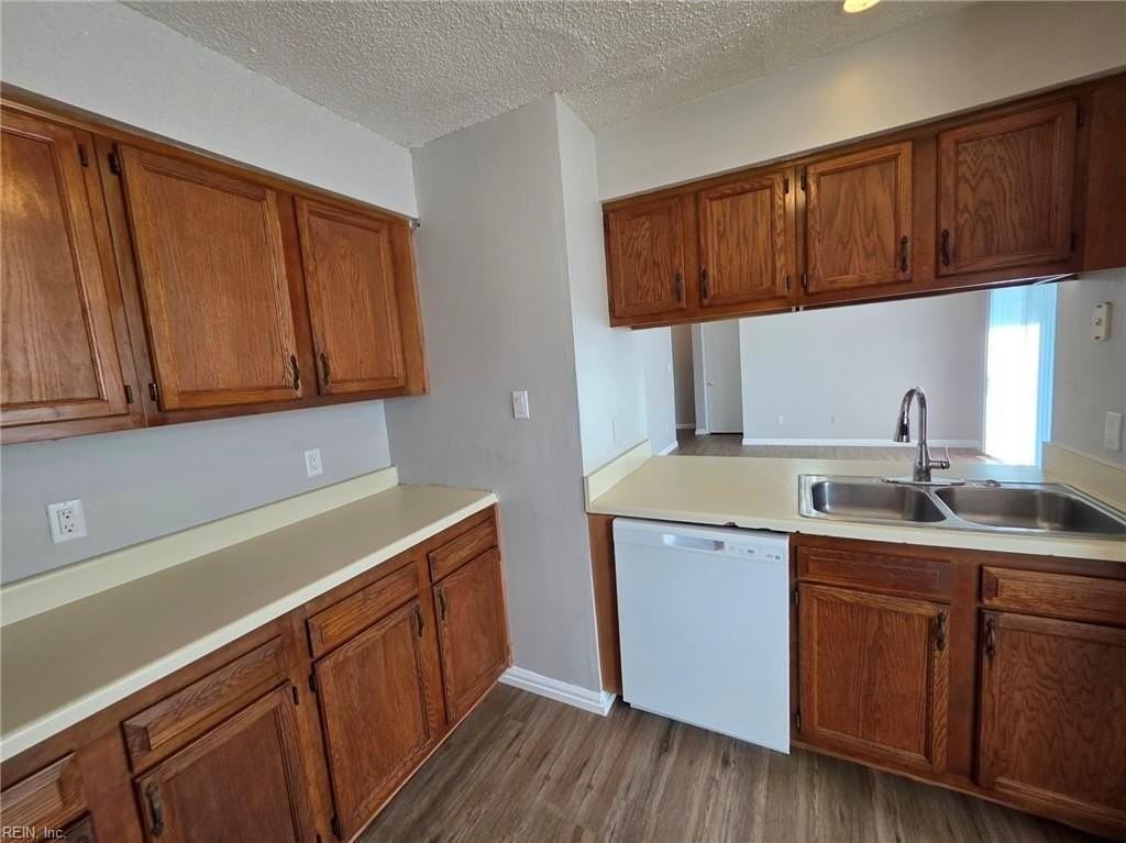 1036 West 37th Street #D - Photo 7 of 17